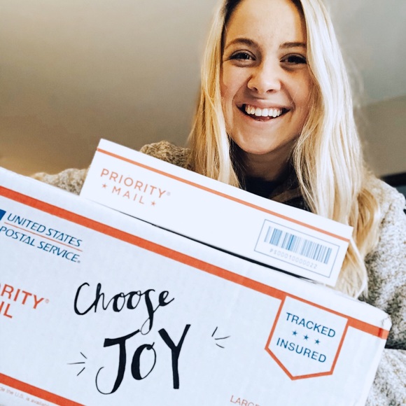 Instagram: cduehns_closet 📲 - Picture 5 of 8